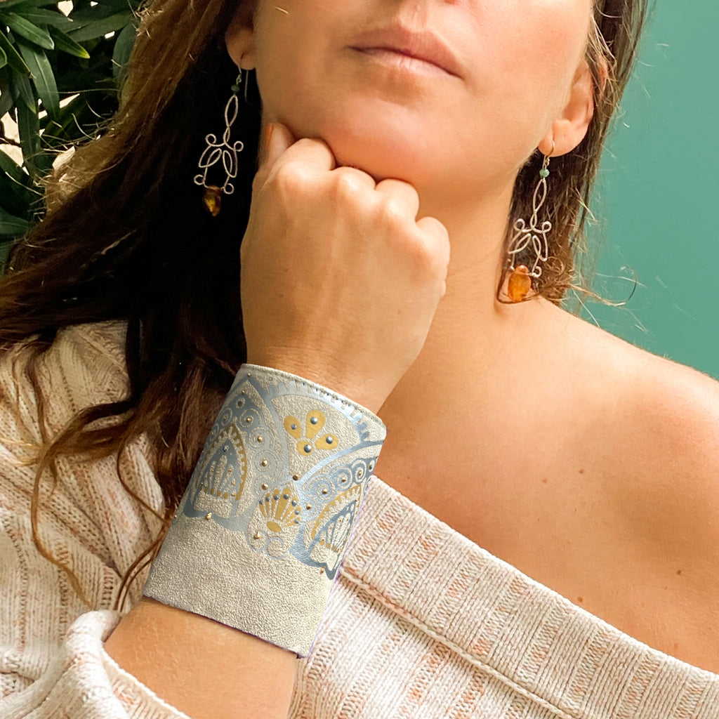 Ladies Wrist Wallet | Hidden Compartment