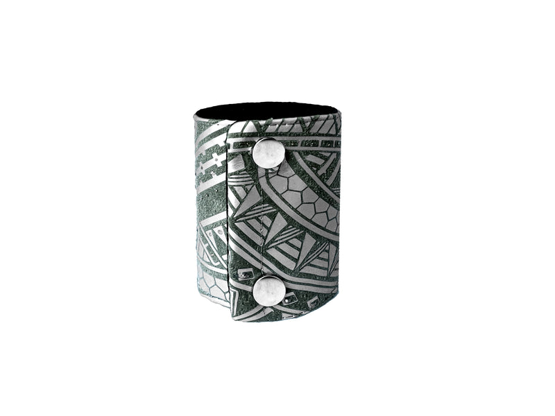 Wallet for Men with Style -  Polynesian tattoo design