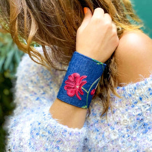 SoFree Creations Wrist Wallet Wrist Pocket Storage Band - Embroidered Denim Wrist Wallet - Red BC11-XS